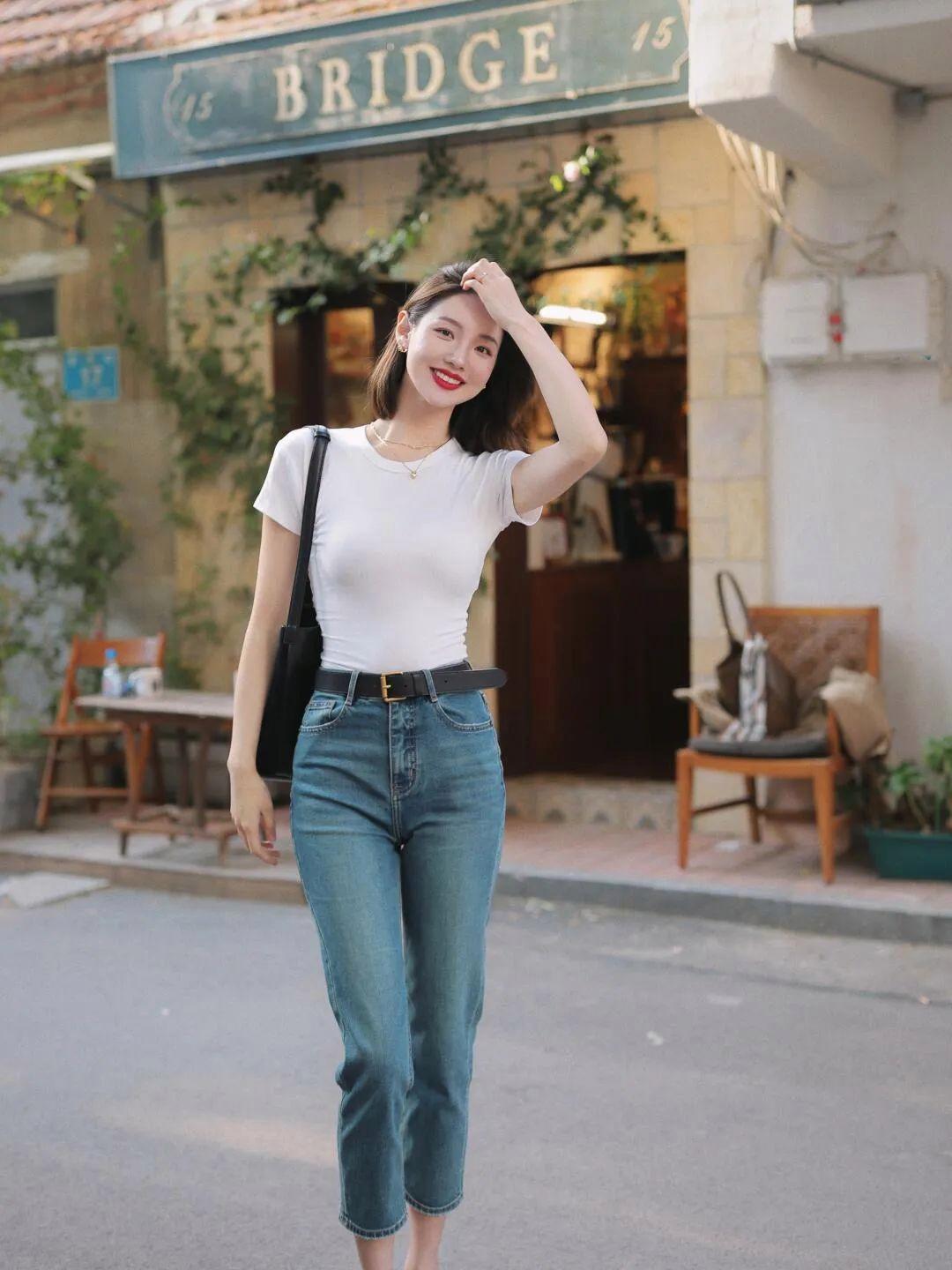 穿牛仔裤拍照,9个姿势,时尚好看,拍照身材好、气质佳