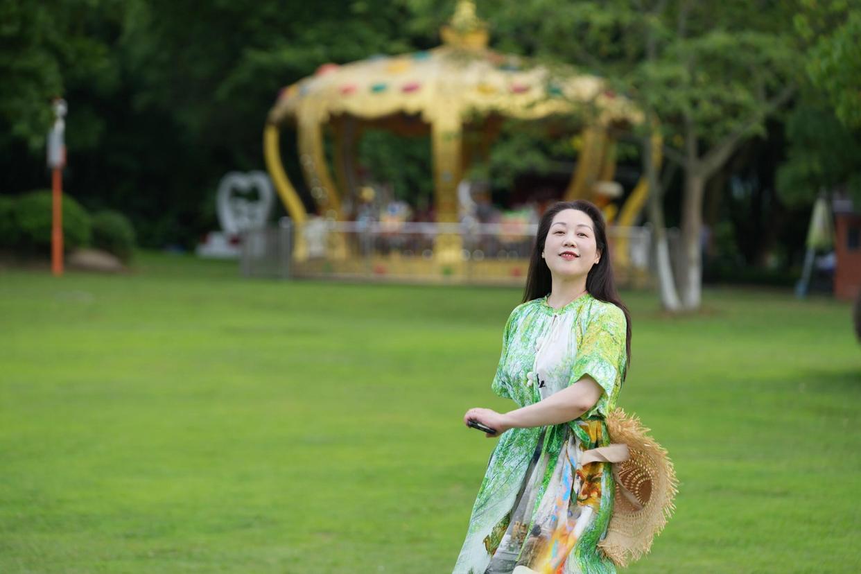 中年女士拍照，几个拍照建议，拍照漂亮温柔，显年轻有气质