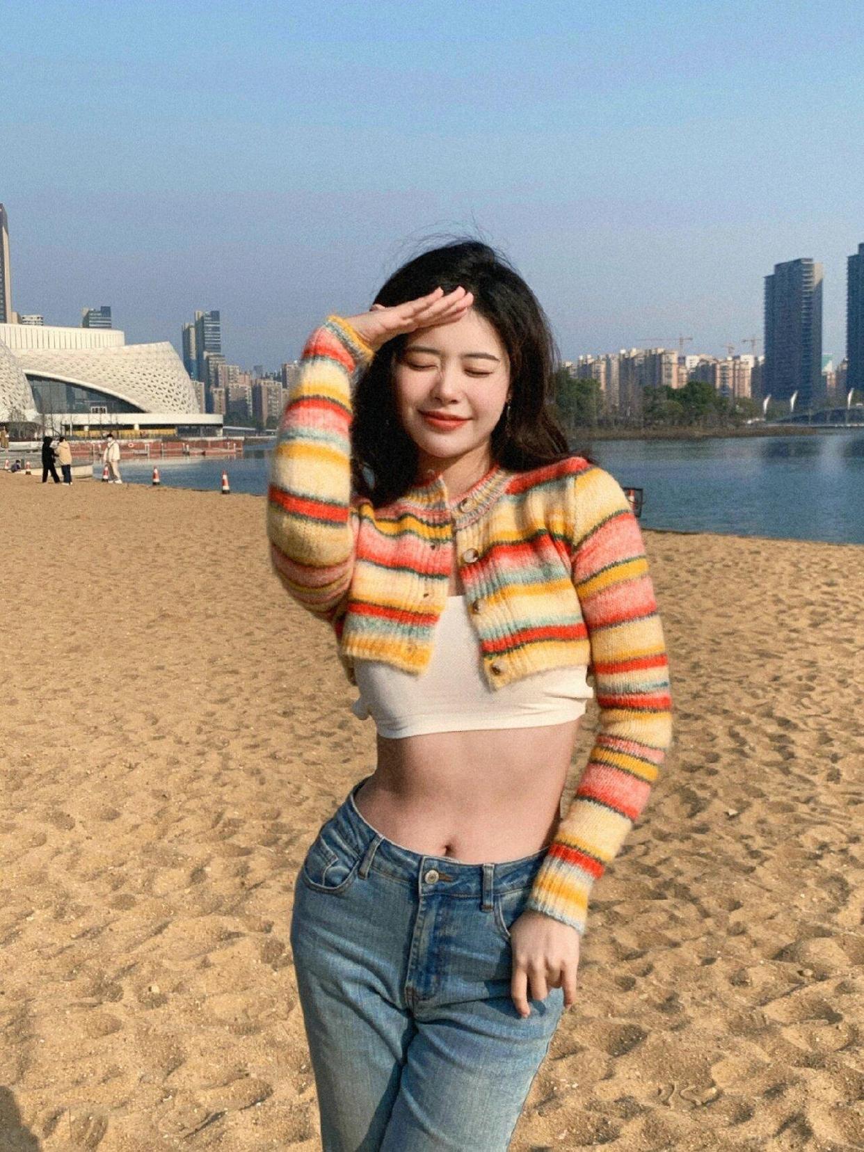 拍照手要怎么放,试试这9个技巧,照片自然又好看