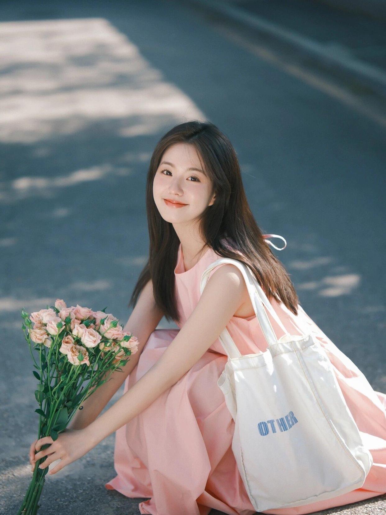 手拿花拍照,掌握几个拍照技巧,手拿花轻松拍美照