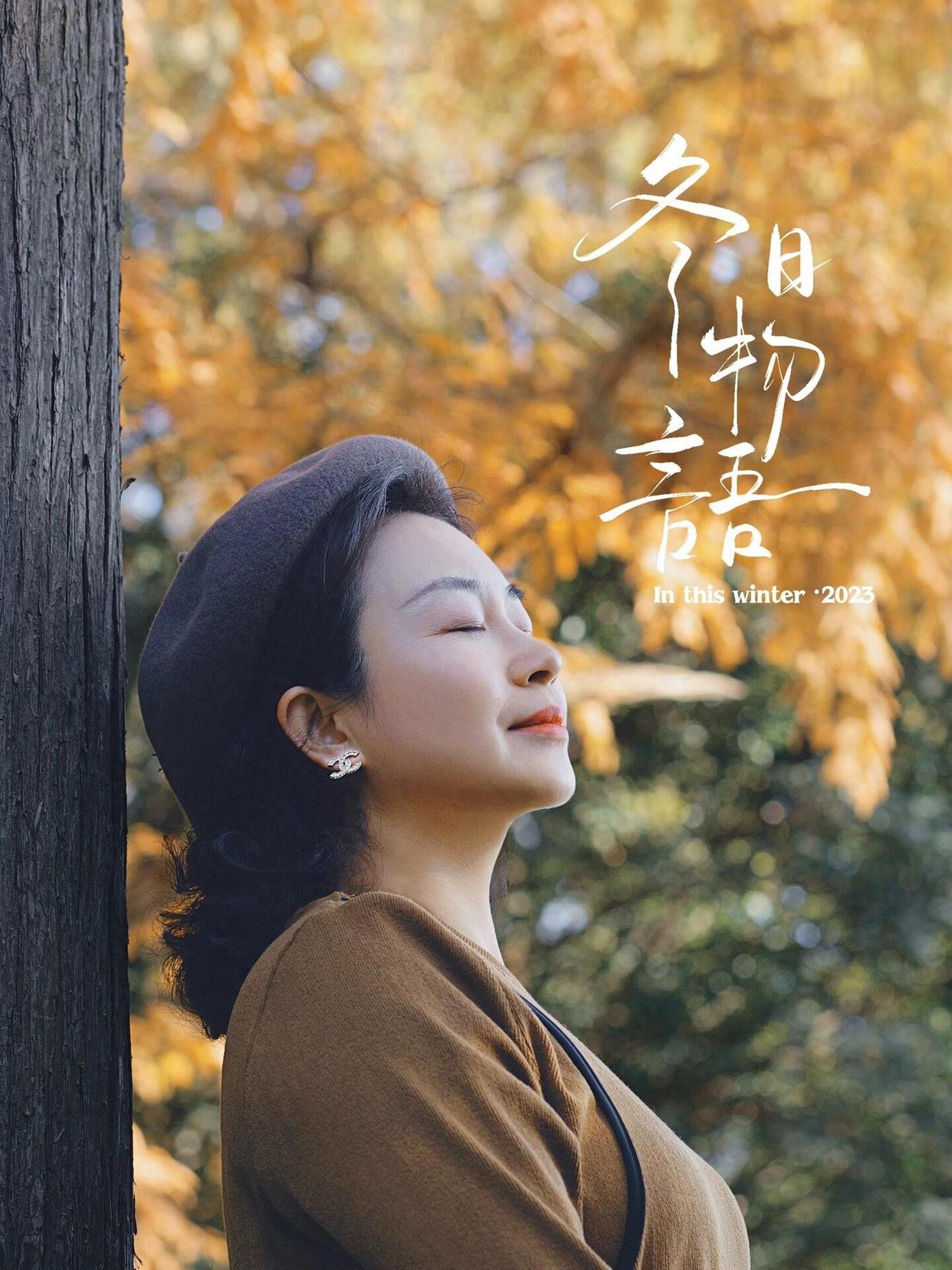 别比剪刀手,中年女士拍照,8个手部姿势上镜自然又优雅