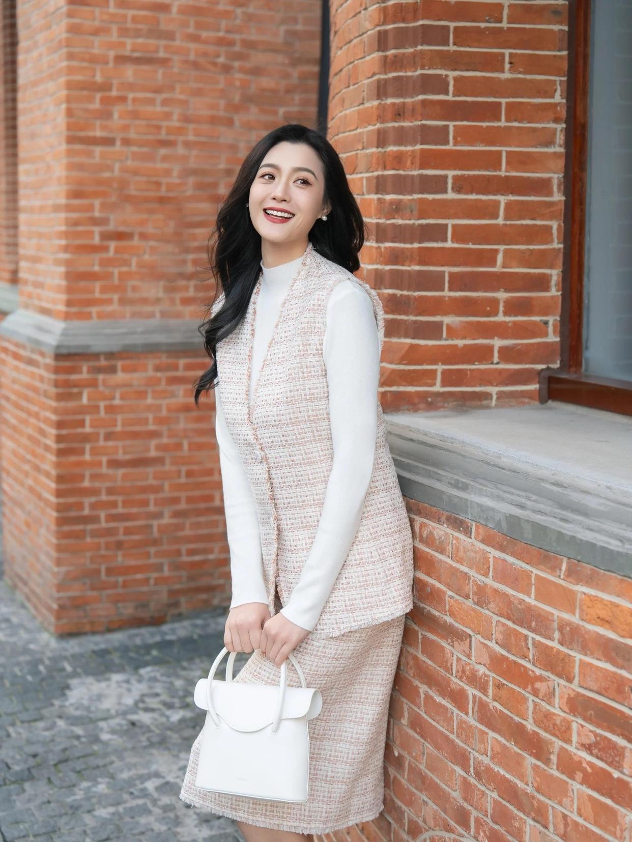 日常拍照,如何摆姿势更加分?7个动作拍照气质漂亮又落落大方