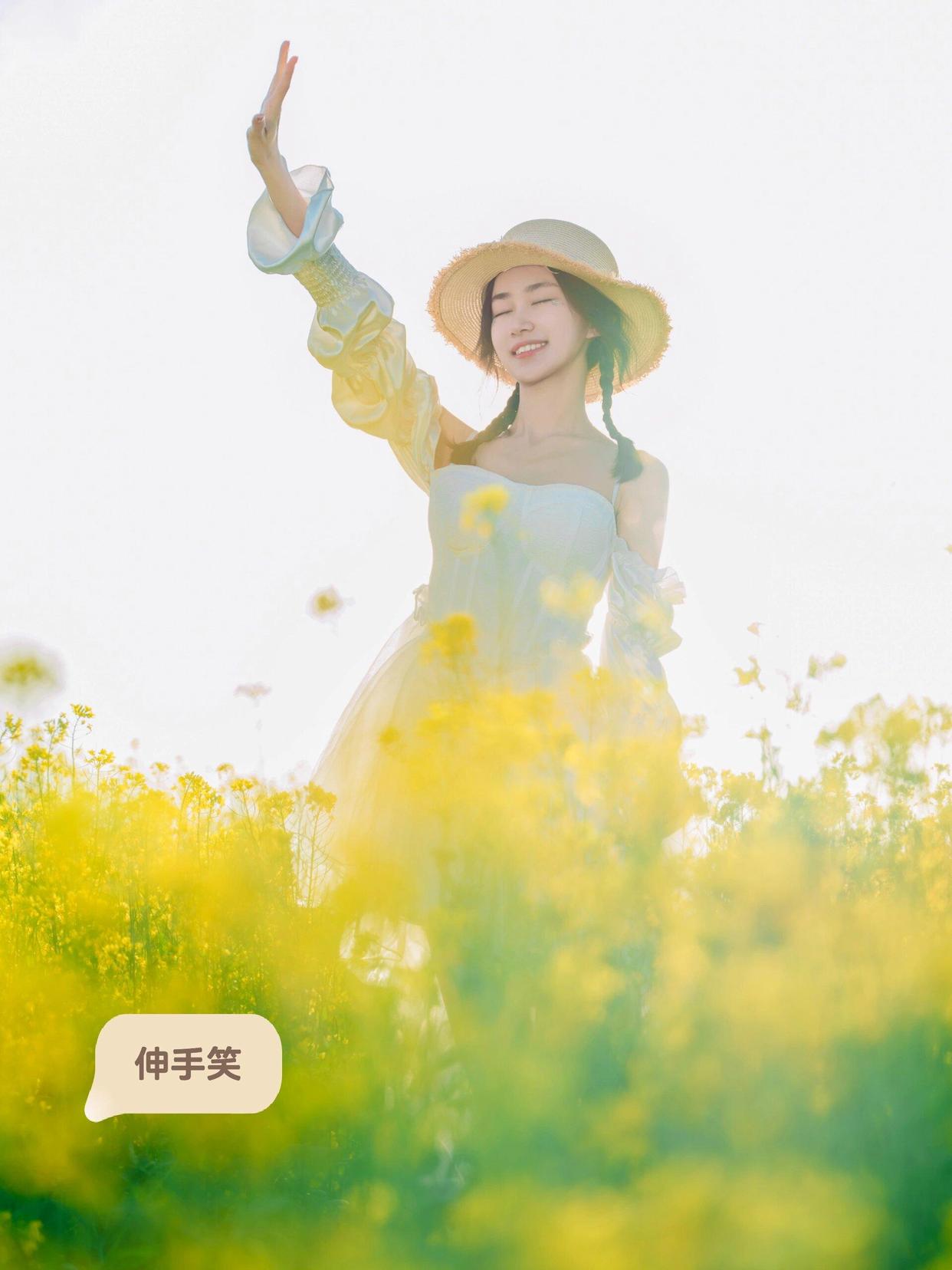 14个油菜花拍照姿势,油菜花这样拍,好看又有氛围感