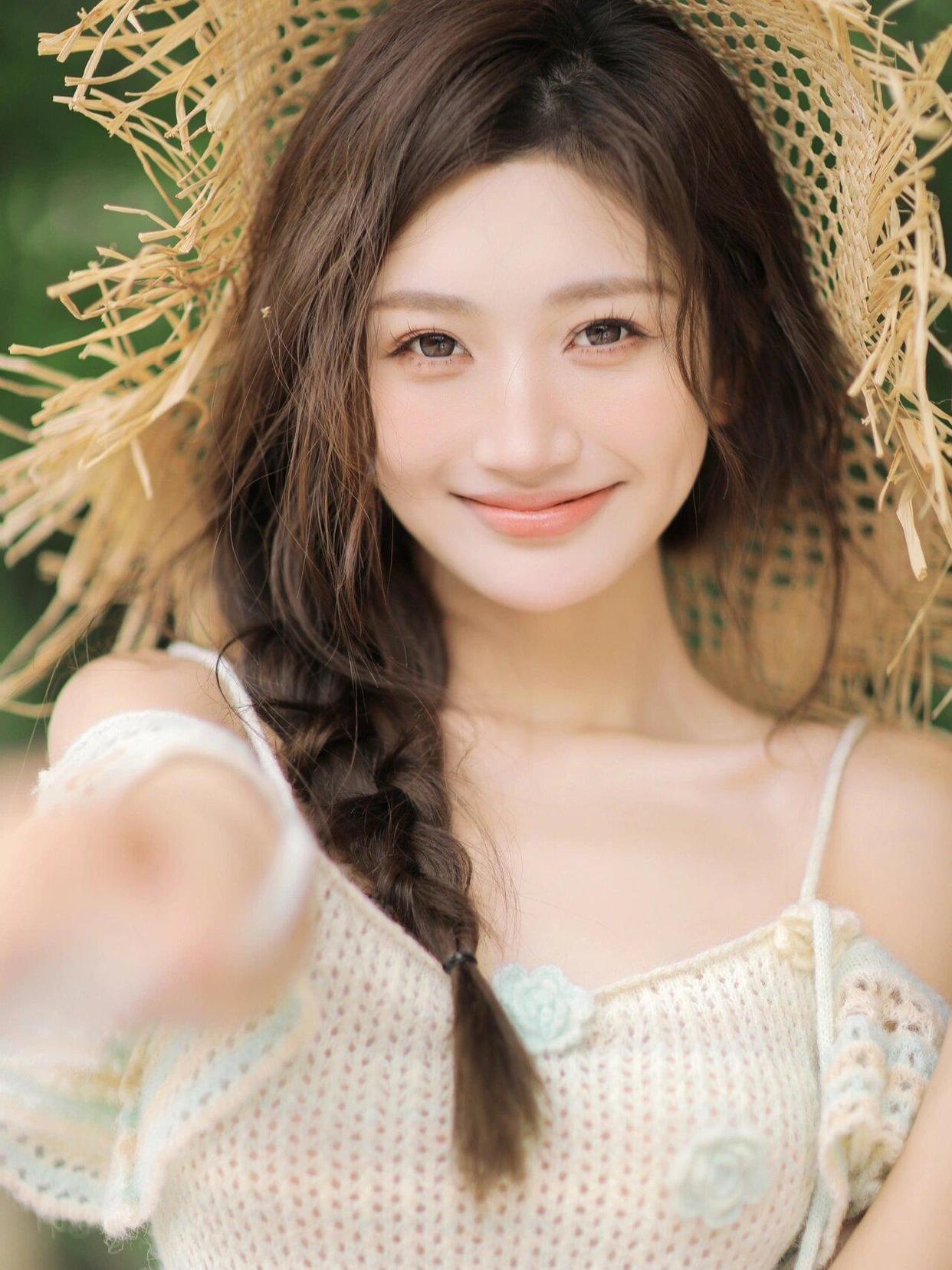 12个关于笑的拍照姿势,拍照这样笑,笑容让人忘不掉