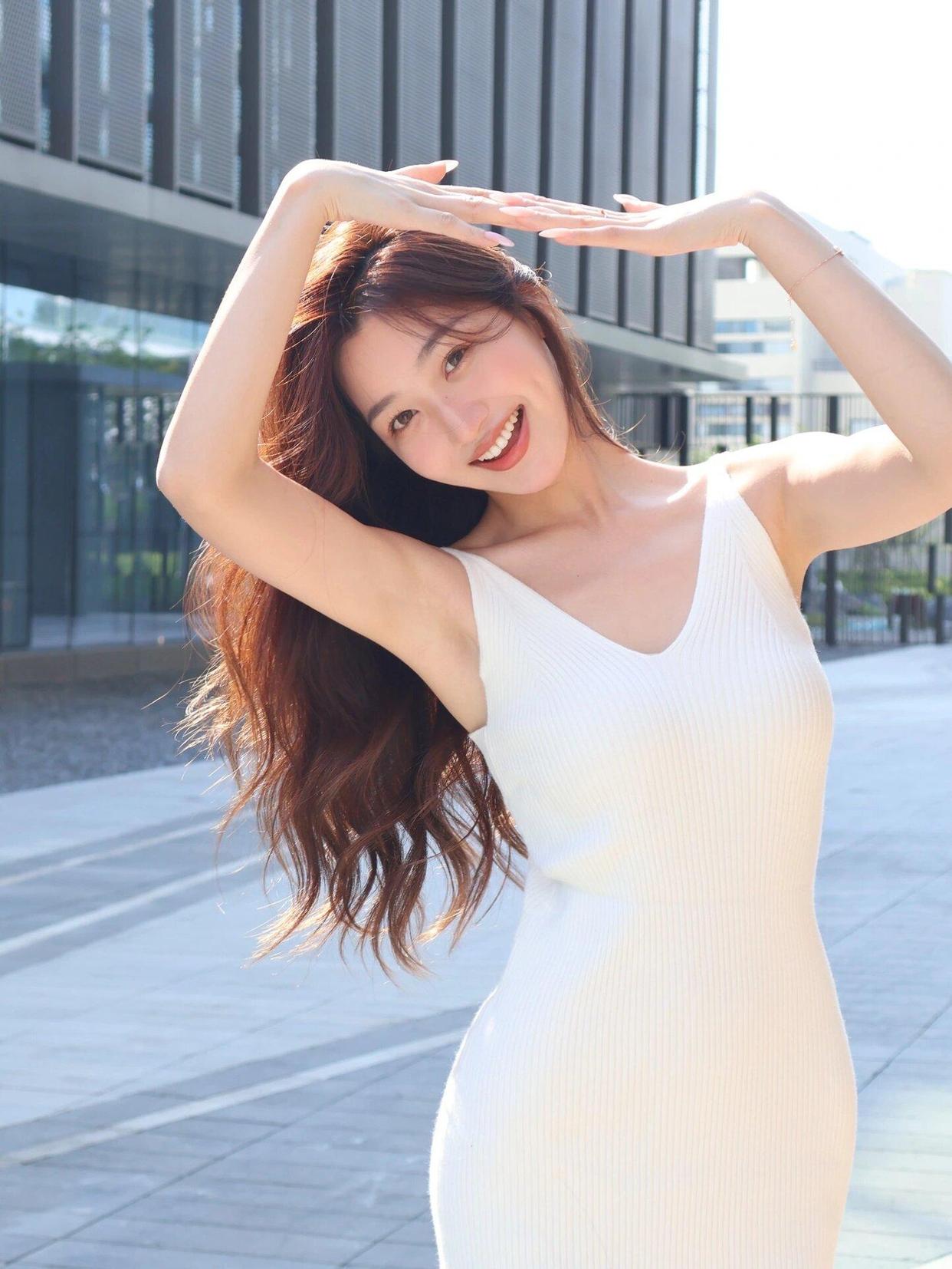 12个关于笑的拍照姿势,拍照这样笑,笑容让人忘不掉