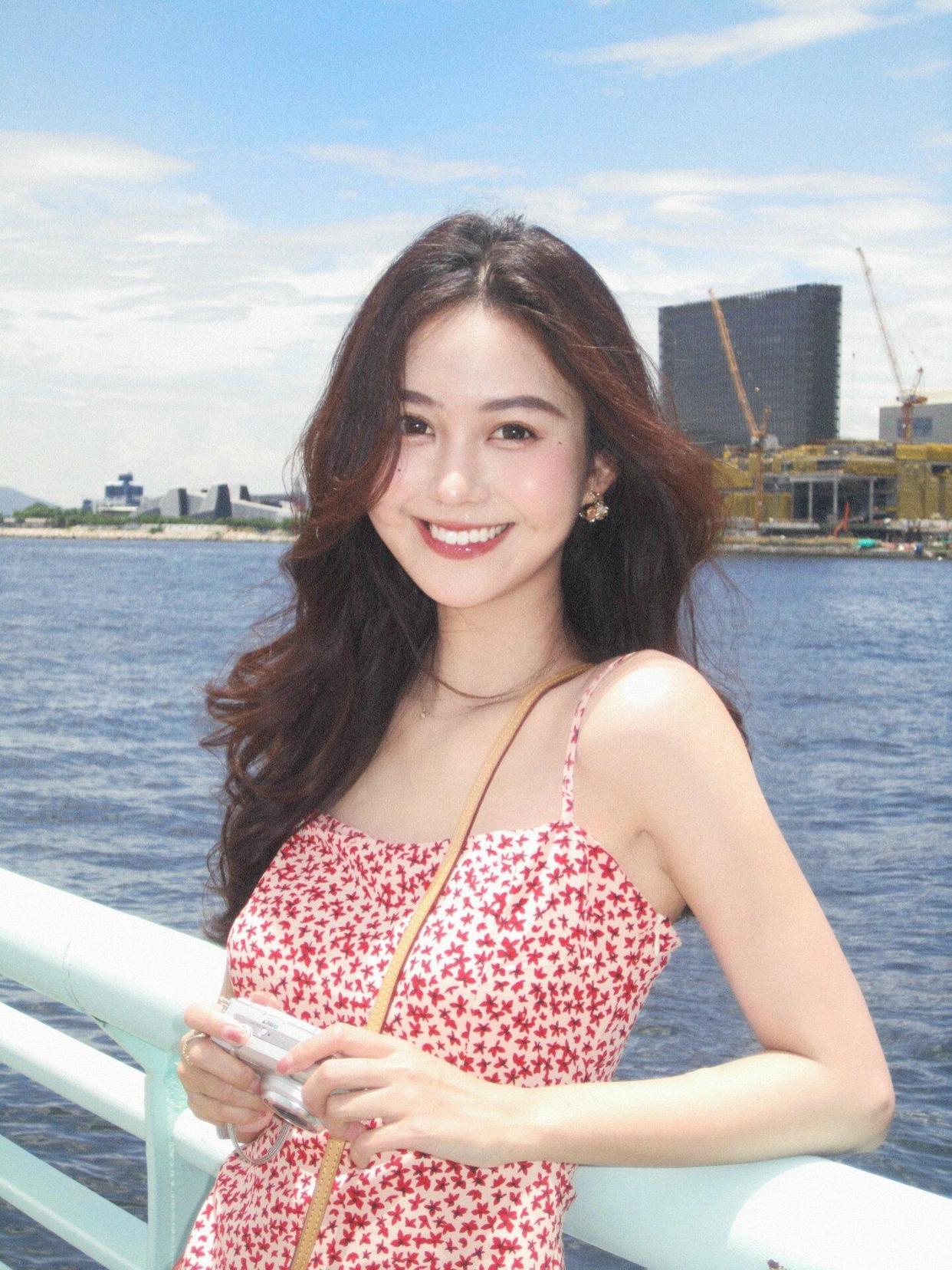 12个关于笑的拍照姿势,拍照这样笑,笑容让人忘不掉