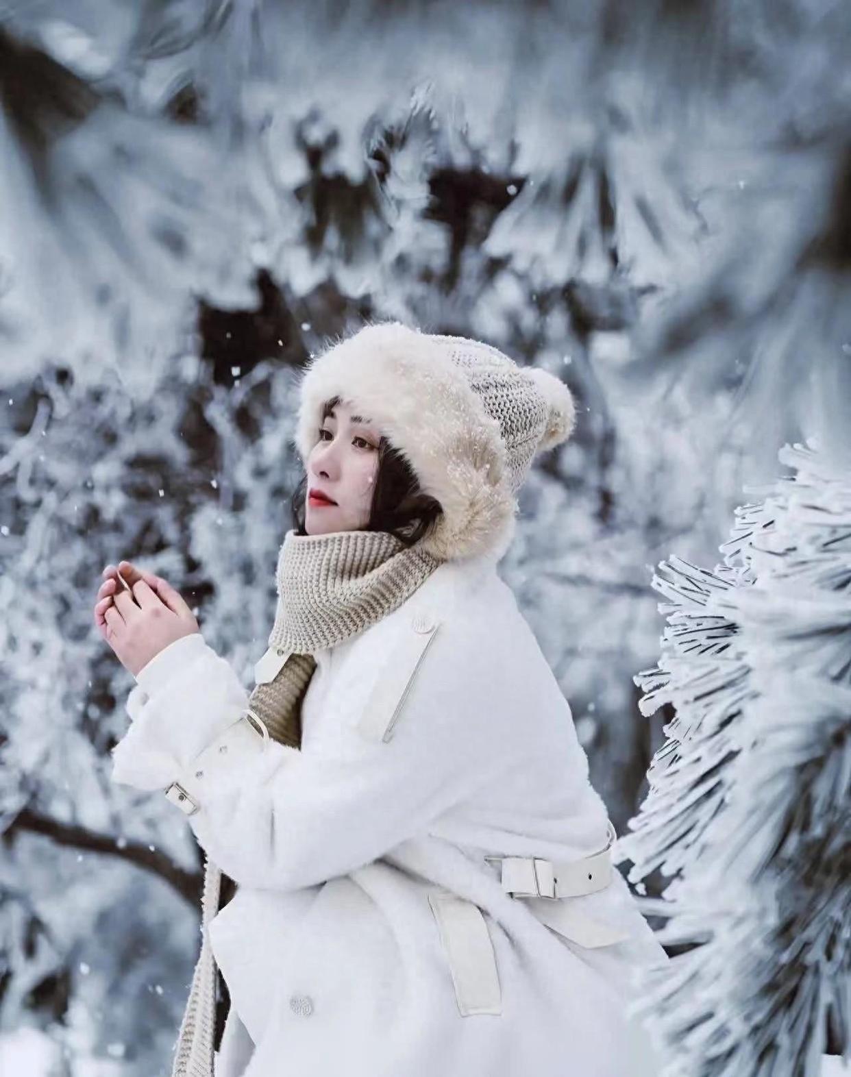 雪地人像摄影，这些姿势和技巧，出片率高人也美