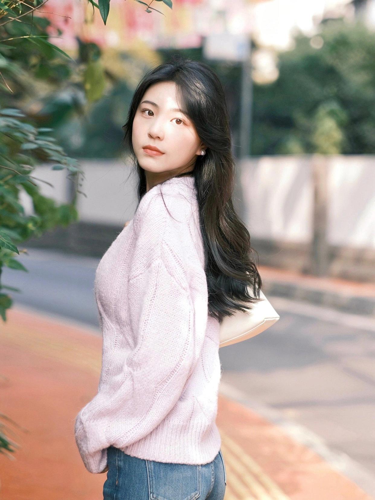 在外拍照，8个拍照姿势学起来，拍照自然上镜、温柔好看