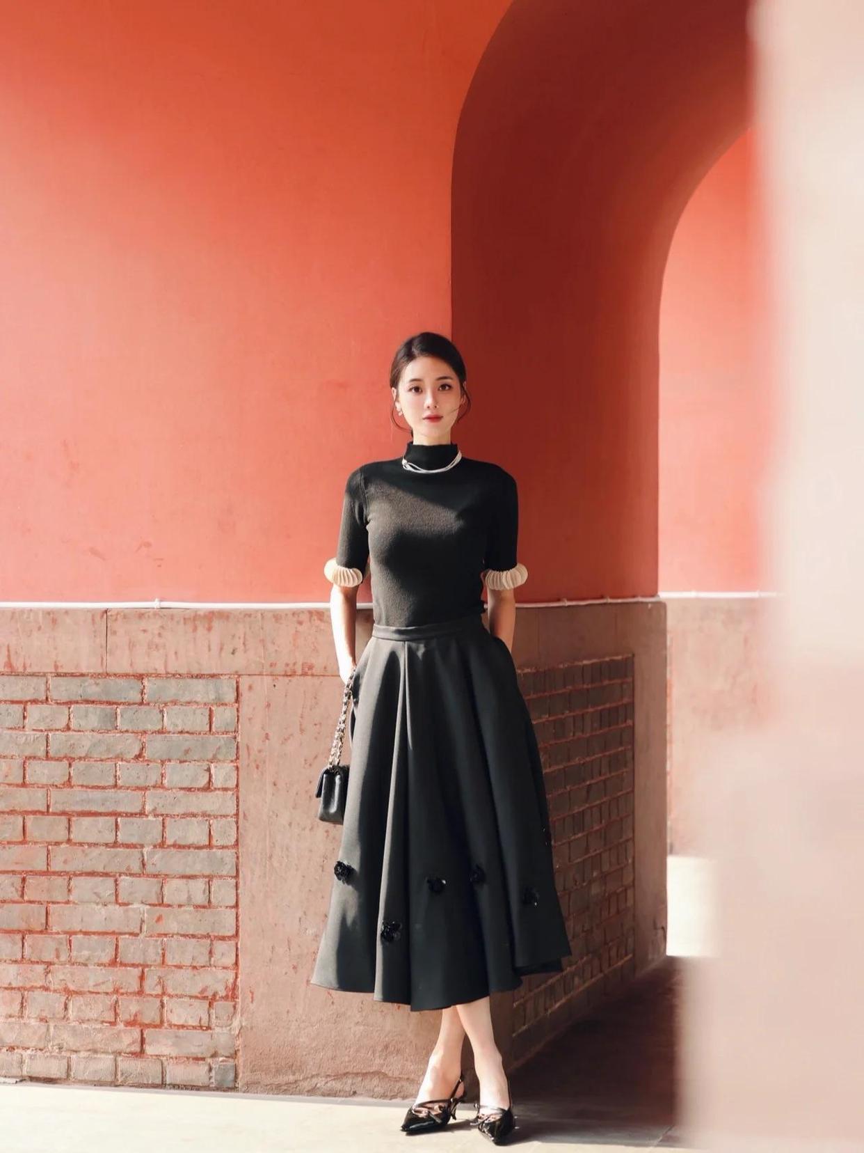 绿瓦红墙处如何拍人像？8个技巧学起来，拍照端正大方很有气质