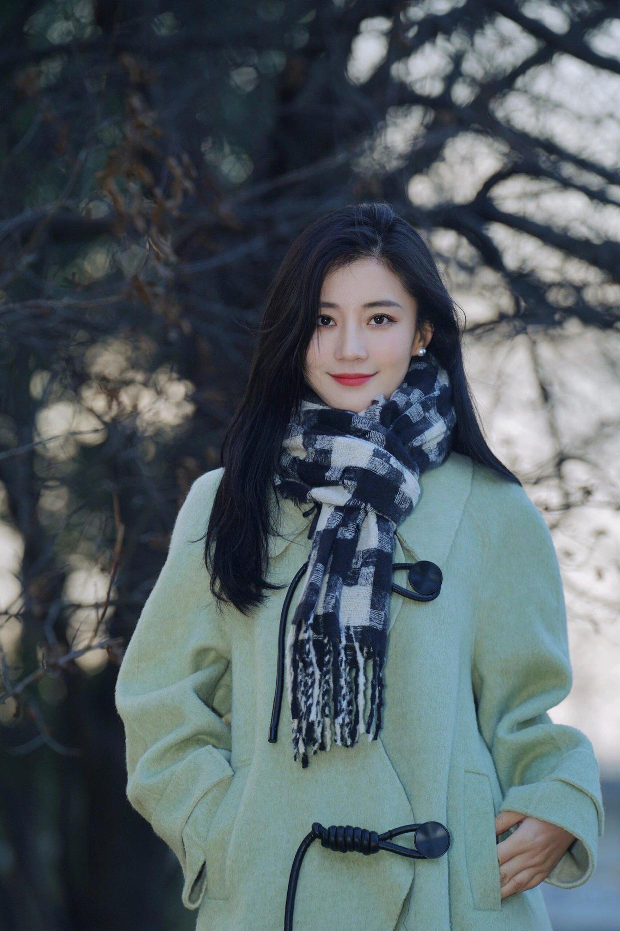 怎么拍照自然，姿势这样摆，照片这样拍，好看又出圈