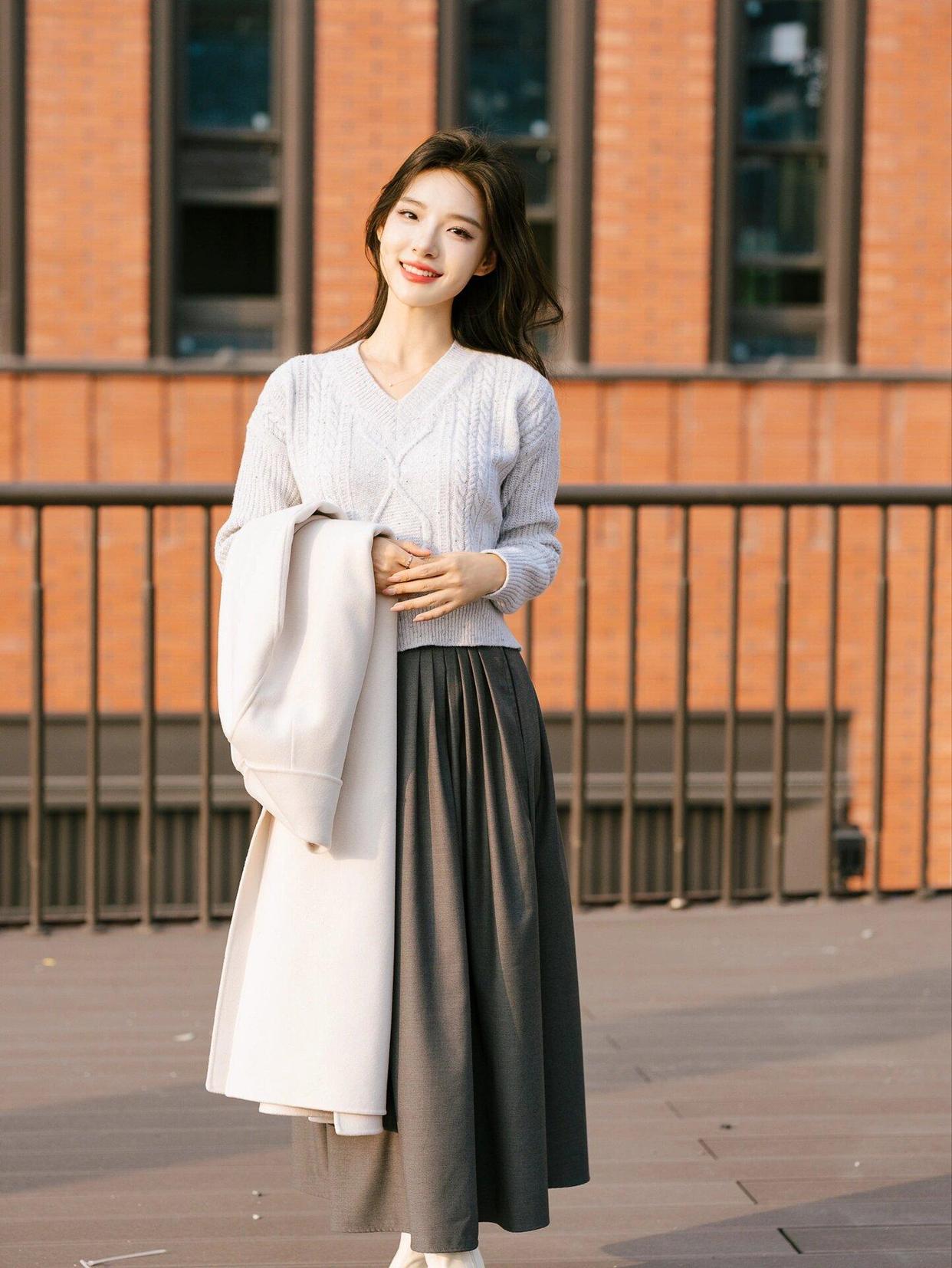 拍照用得上，这9个拍照姿势好看又自然，建议学习收藏