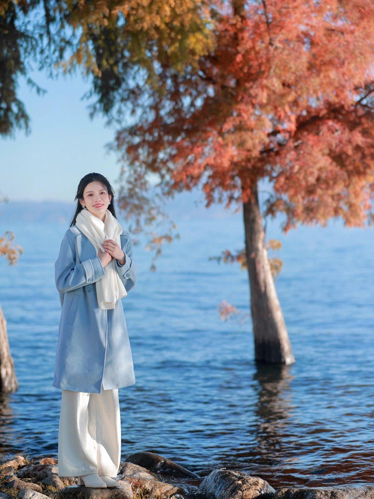 拒绝剪刀手，中年女士7个手部姿势，拍照优雅自然又好看