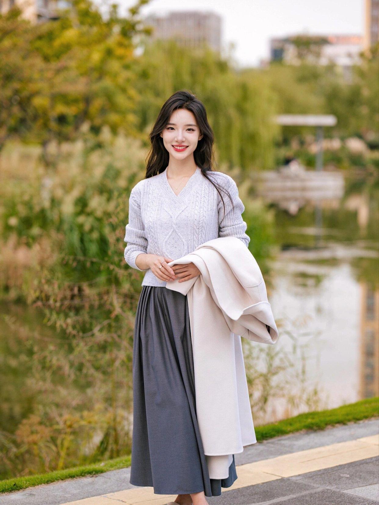 拍照用得上，这9个拍照姿势好看又自然，建议学习收藏