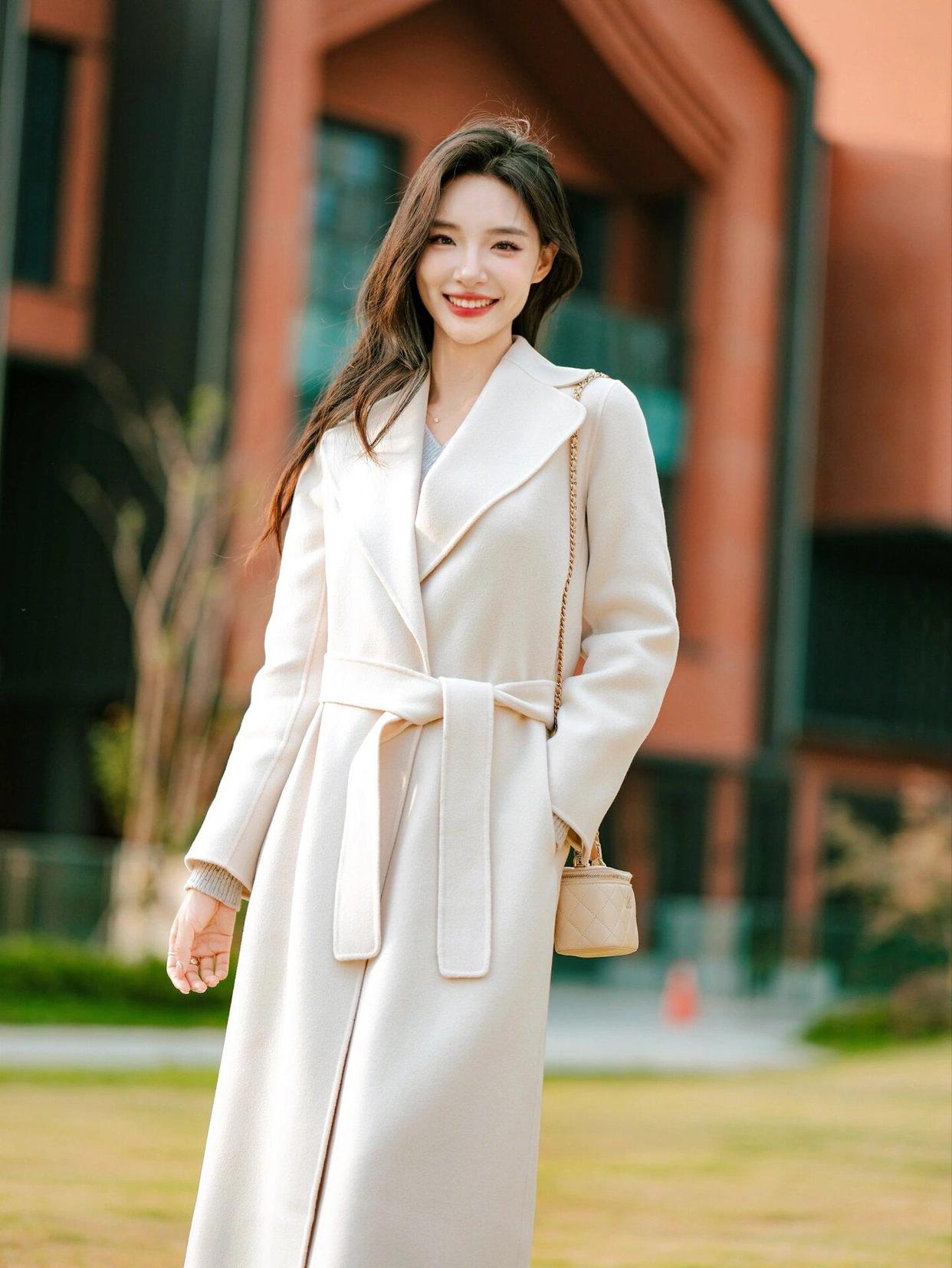 拍照用得上，这9个拍照姿势好看又自然，建议学习收藏