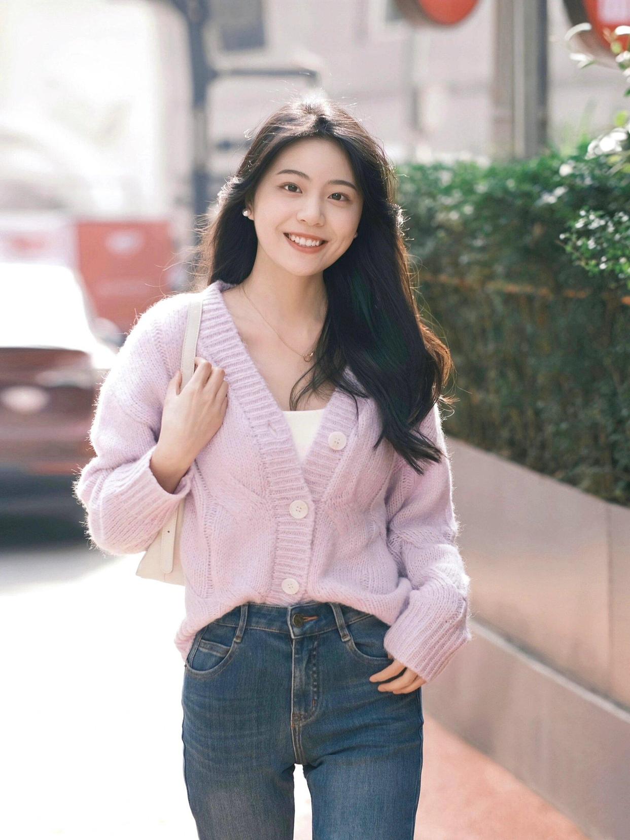 在外拍照，8个拍照姿势学起来，拍照自然上镜、温柔好看