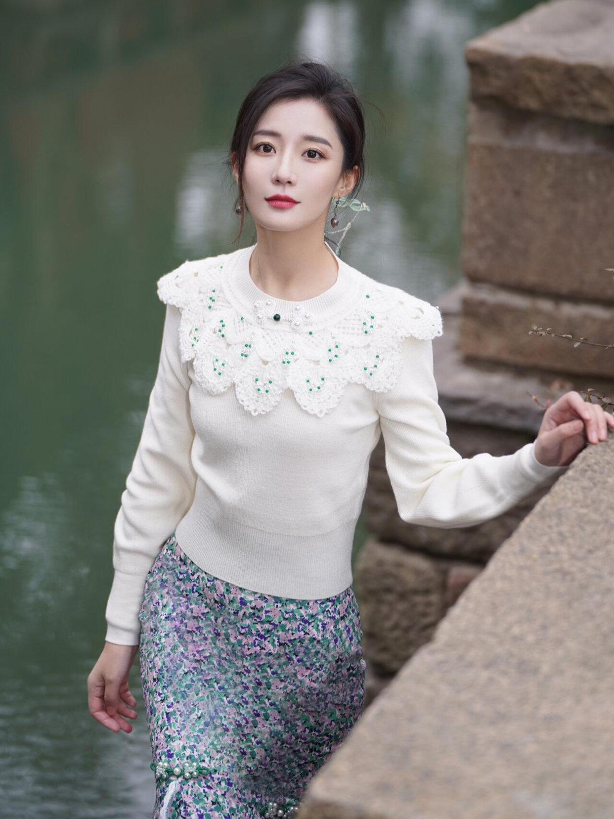 怎么拍照自然，姿势这样摆，照片这样拍，好看又出圈