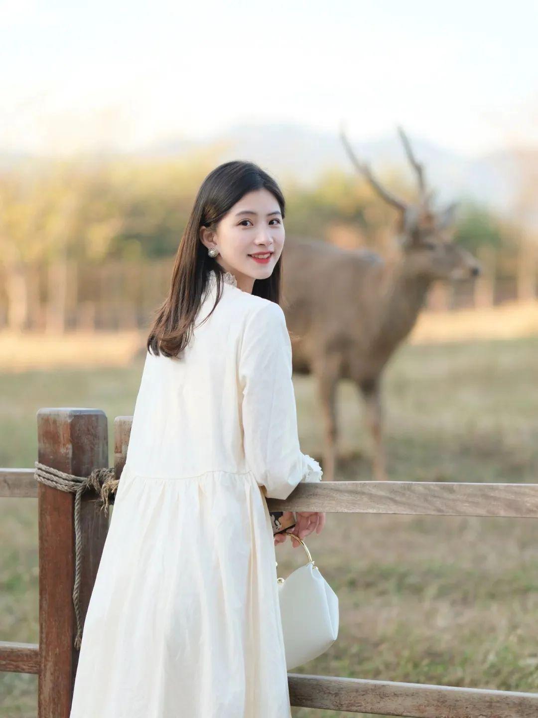 适合在外拍照9个姿势,一看就会,拍照自然漂亮