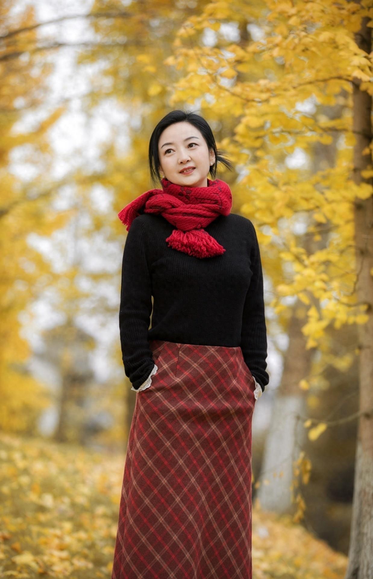 姐姐拍照，这些简洁利落的姿势，拍照落落大方很优雅