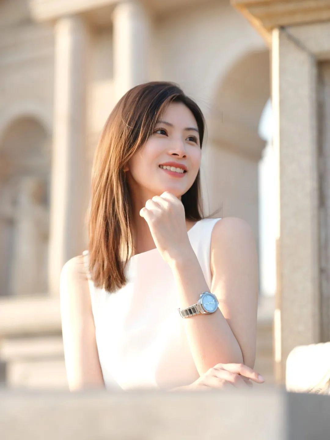 适合在外拍照9个姿势,一看就会,拍照自然漂亮