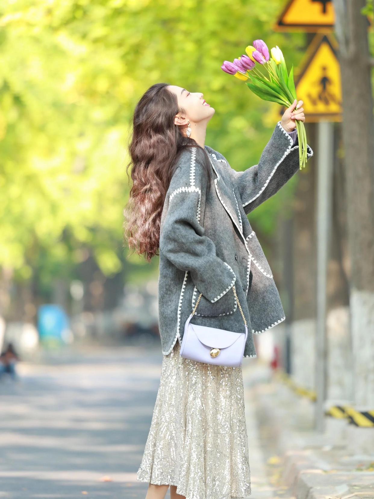 气质姐姐拍照姿势参考,这8个落落大方的姿势,气质优雅很好看