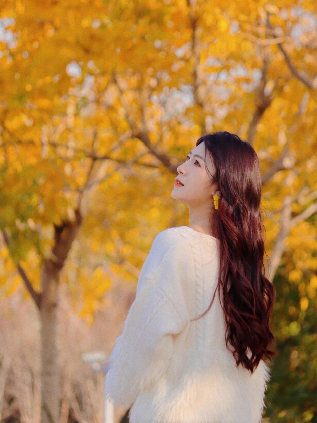 银杏拍照姿势,快学这9个,拍照好看又有氛围感