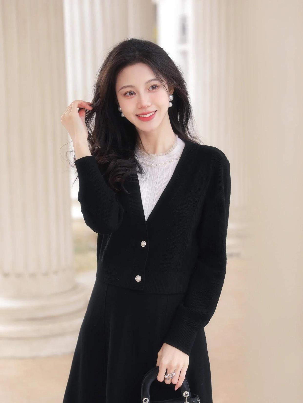 女生拍照,这些简约大方又有气质的拍照姿势,总有一个适合你