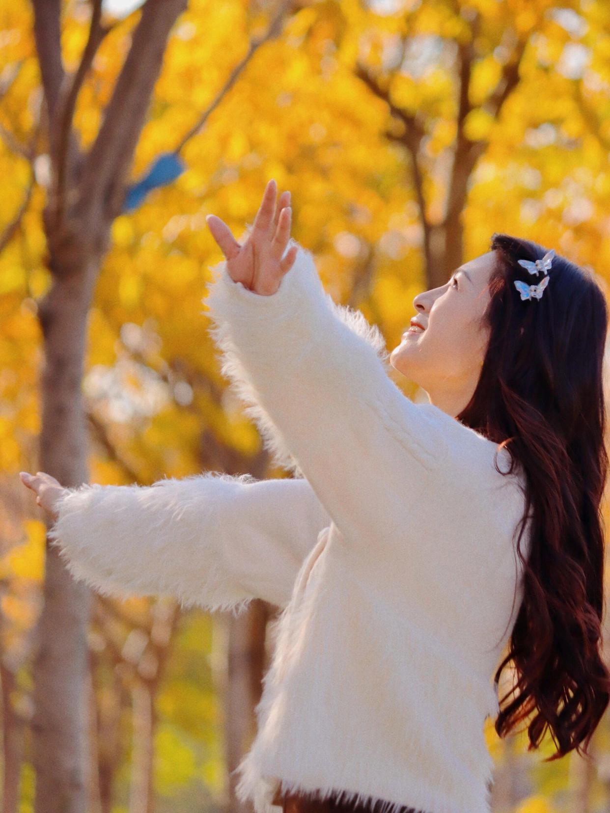 银杏拍照姿势,快学这9个,拍照好看又有氛围感
