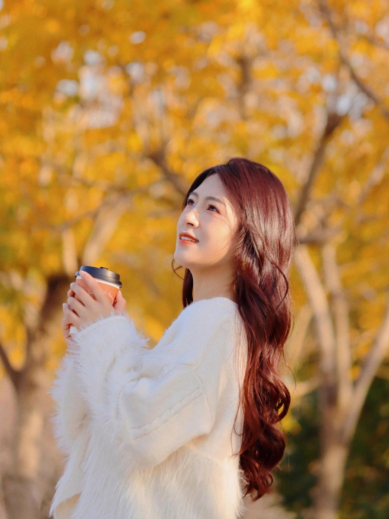 银杏拍照姿势,快学这9个,拍照好看又有氛围感