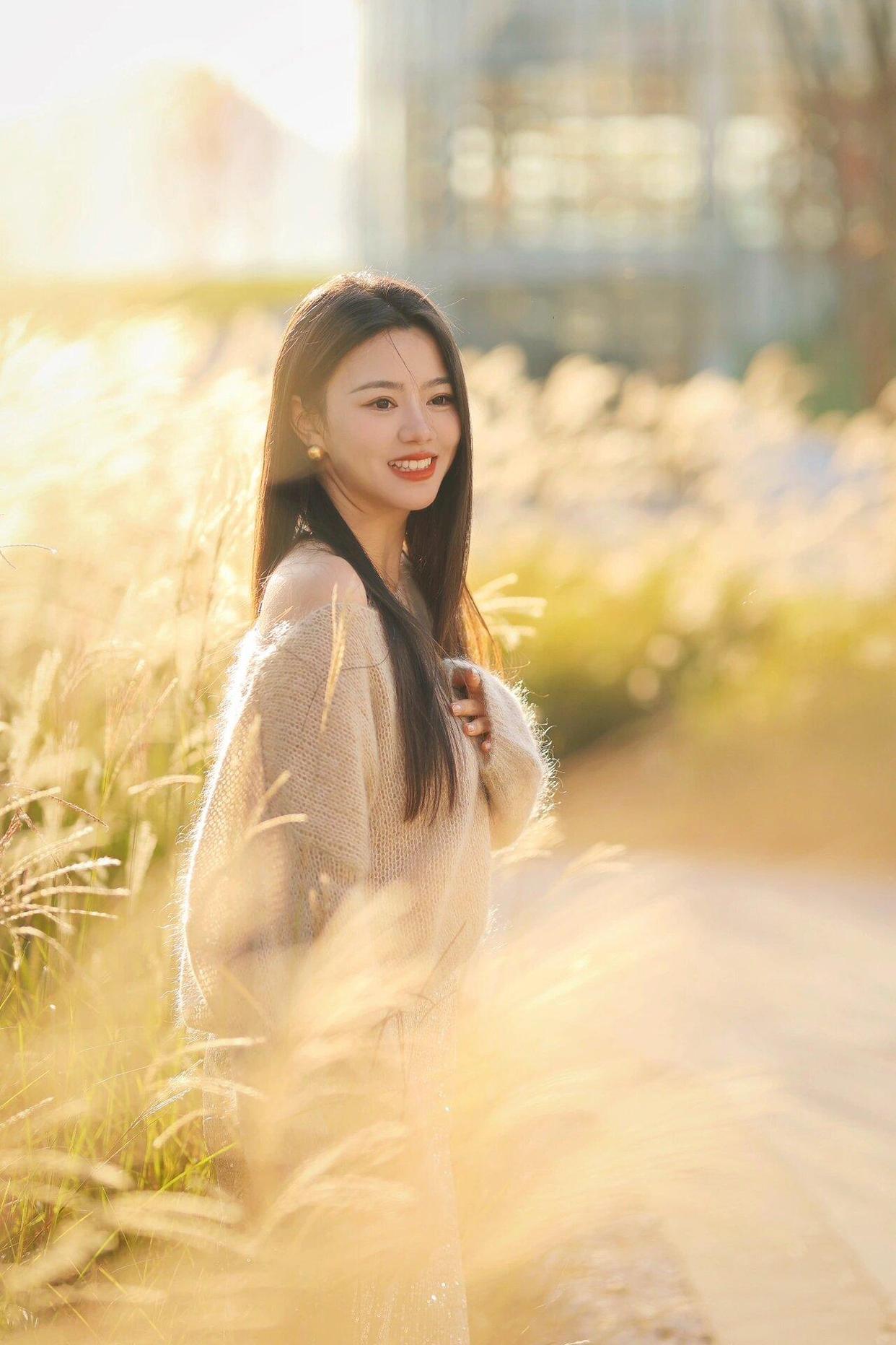 8个通用拍照姿势,简约好学,拍照上镜自然又好看