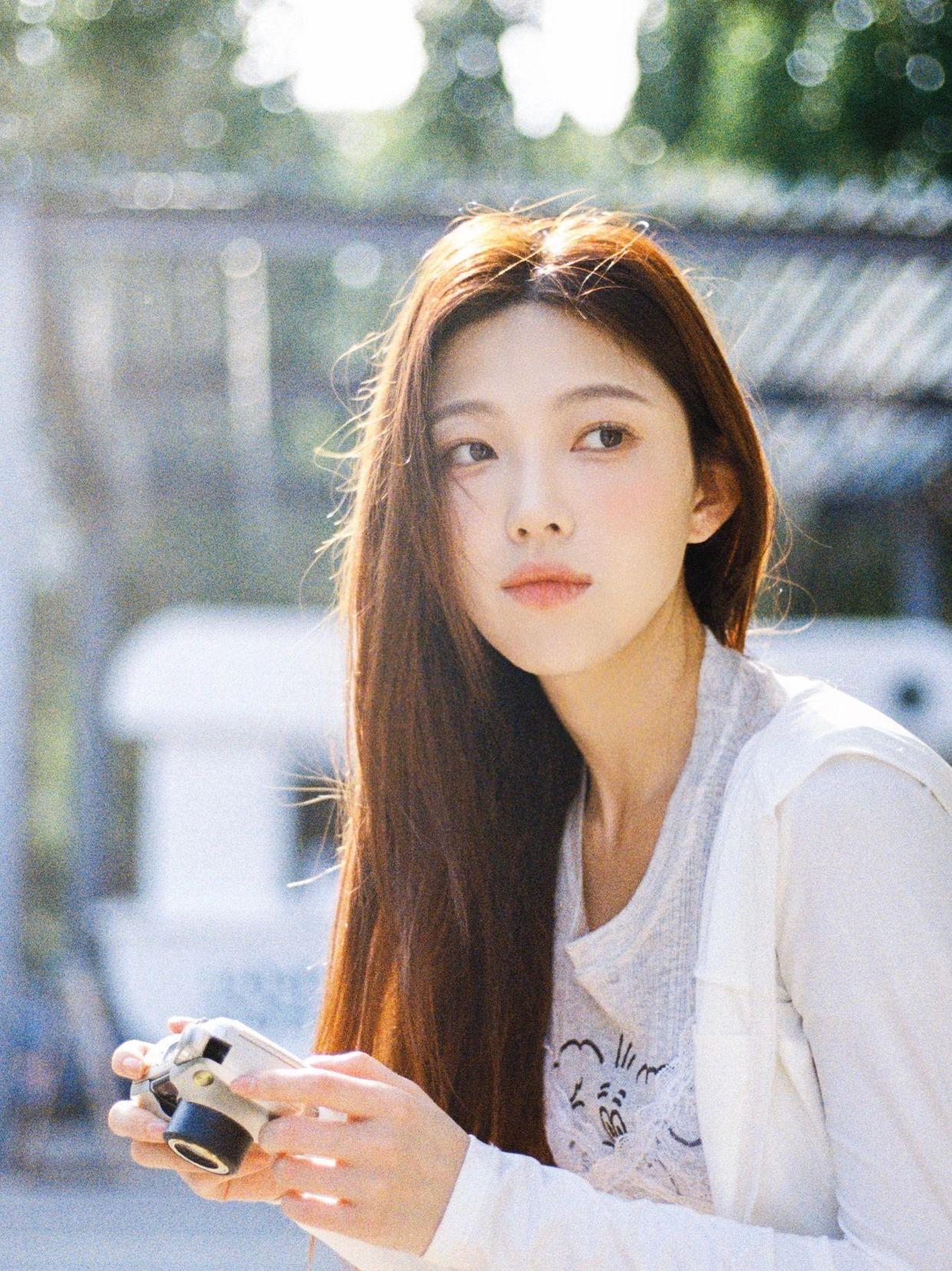 拍照动作集合:20个拍照姿势,掌握起来,拍照上镜又好看