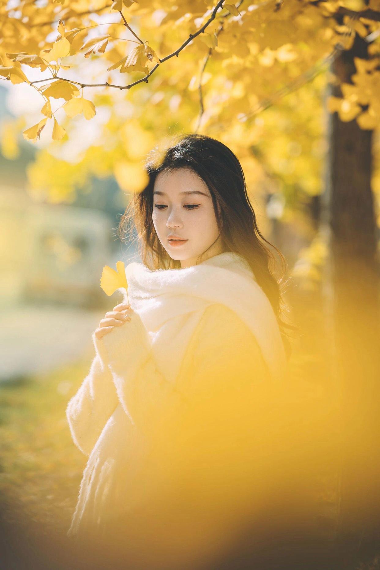 冬天拍照,试试这9个拍照姿势,照片上镜出片有氛围感