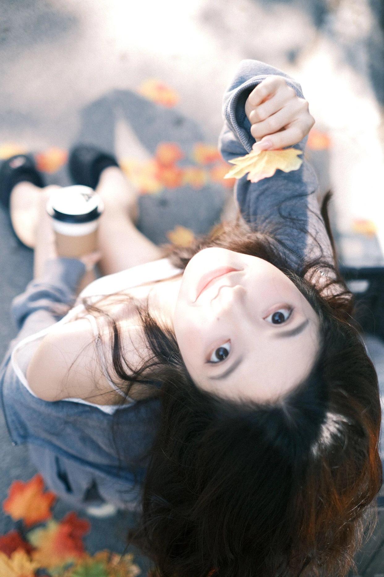 拍照动作集合:20个拍照姿势,掌握起来,拍照上镜又好看