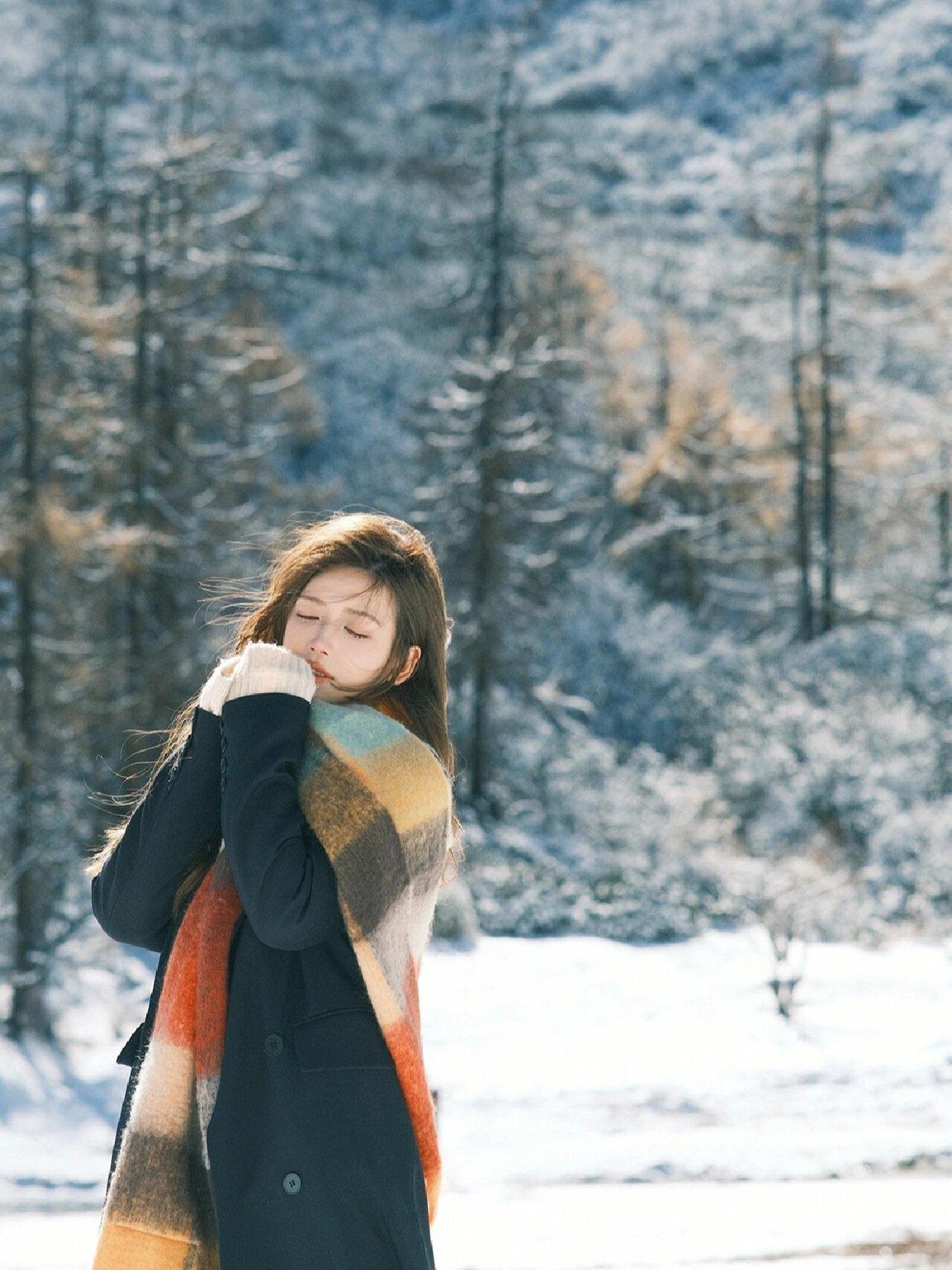 冬天拍照,试试这9个拍照姿势,照片上镜出片有氛围感