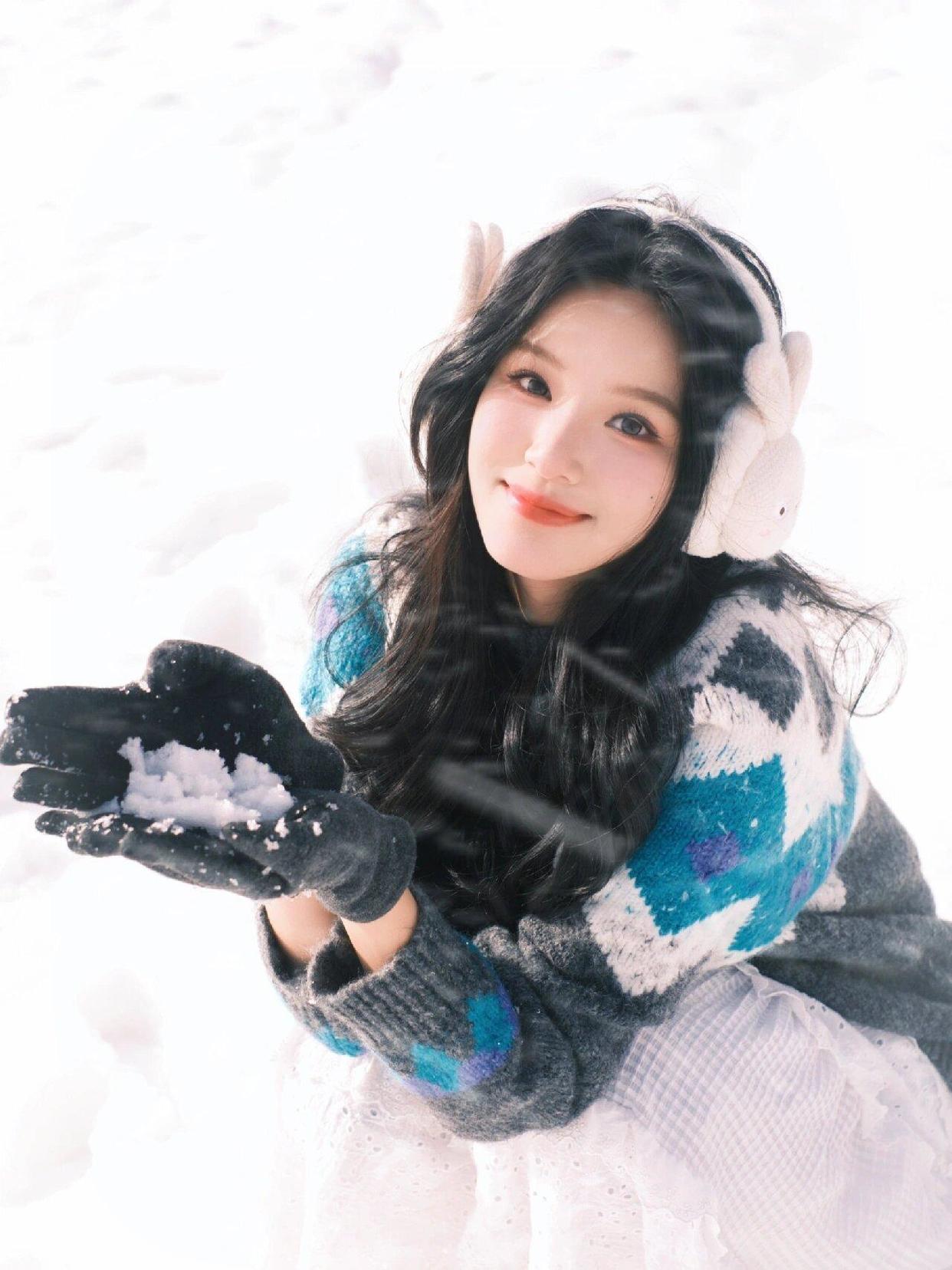 冬天拍照,试试这9个拍照姿势,照片上镜出片有氛围感