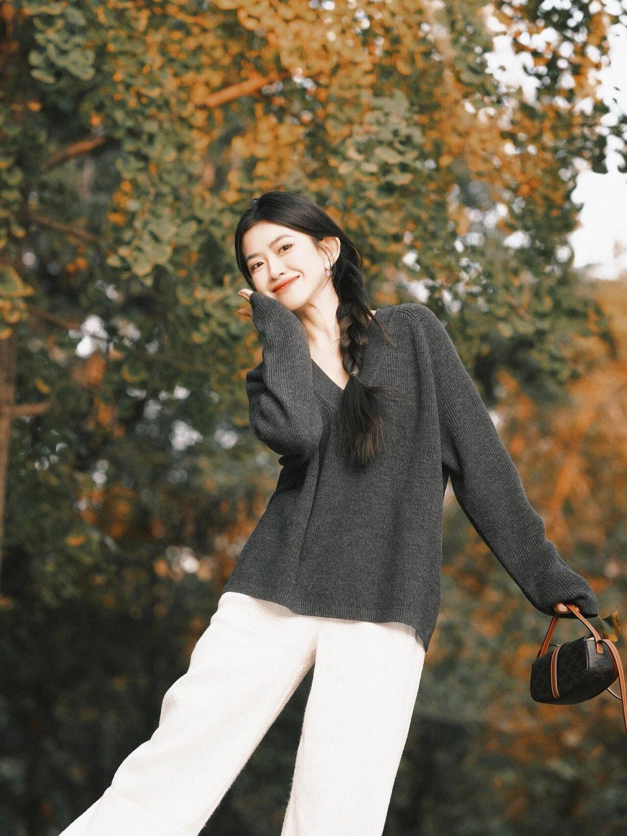 一个人拍照,7个姿势可以摆,这样拍照自然又漂亮