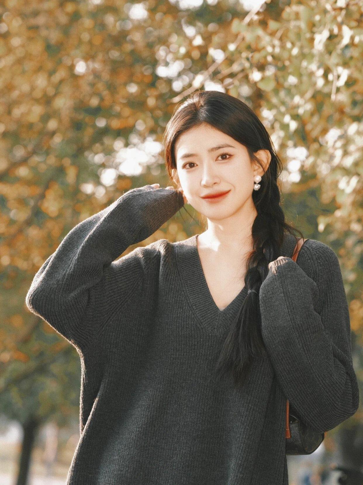 一个人拍照,7个姿势可以摆,这样拍照自然又漂亮