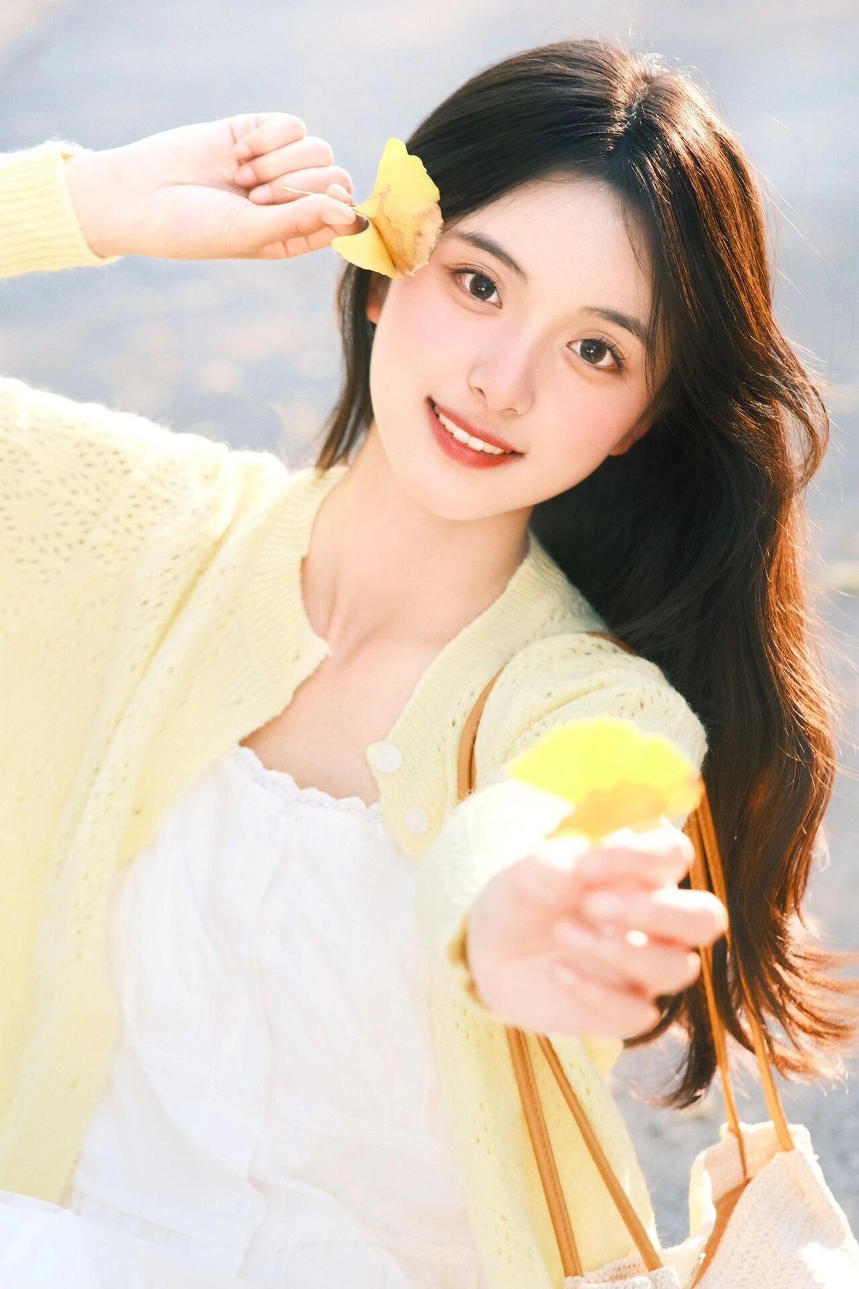 拍照动作集合:20个拍照姿势,掌握起来,拍照上镜又好看