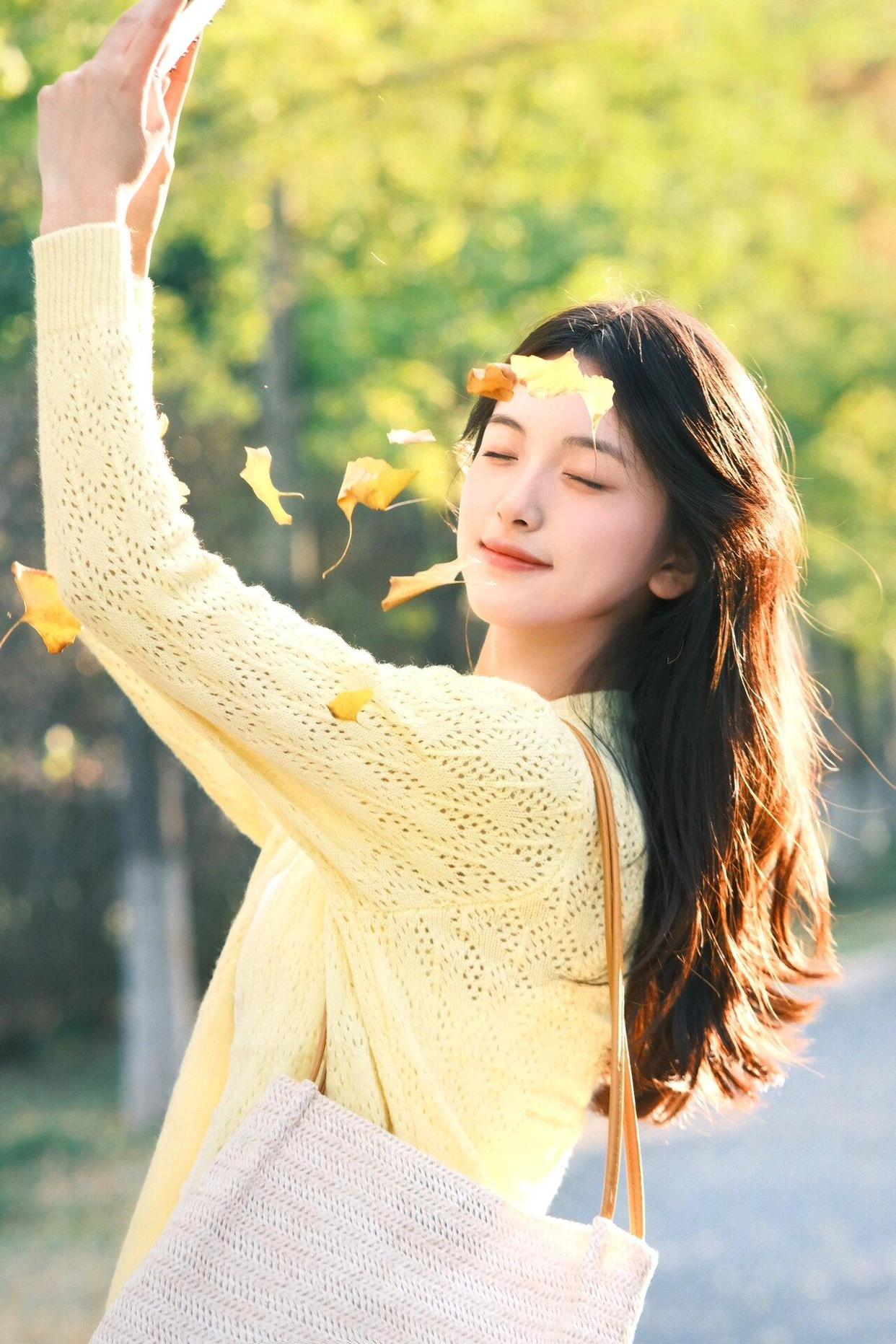 拍照动作集合:20个拍照姿势,掌握起来,拍照上镜又好看