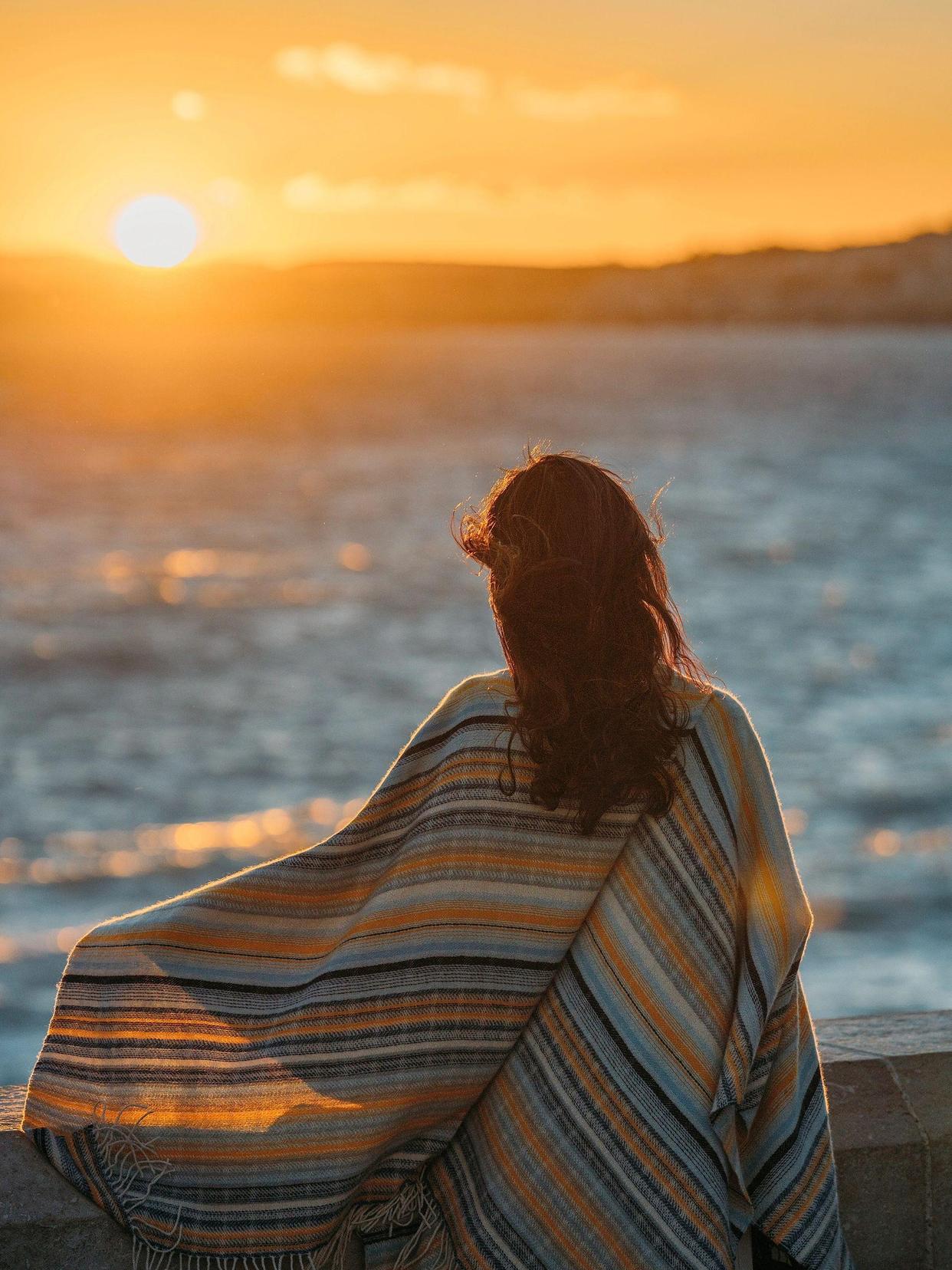 女士拍照有技巧,9个姿势轻松学,自然大方、气质又漂亮