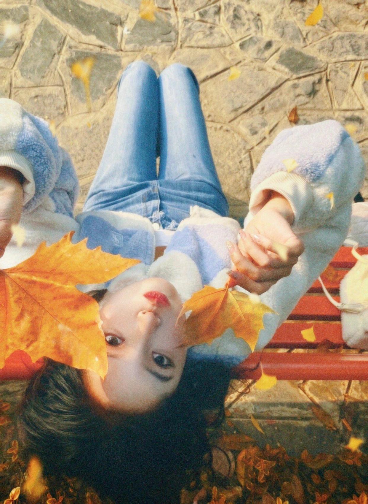 枫叶拍照别乱拍,8个拍照方法,学会拍出秋冬美美氛围感