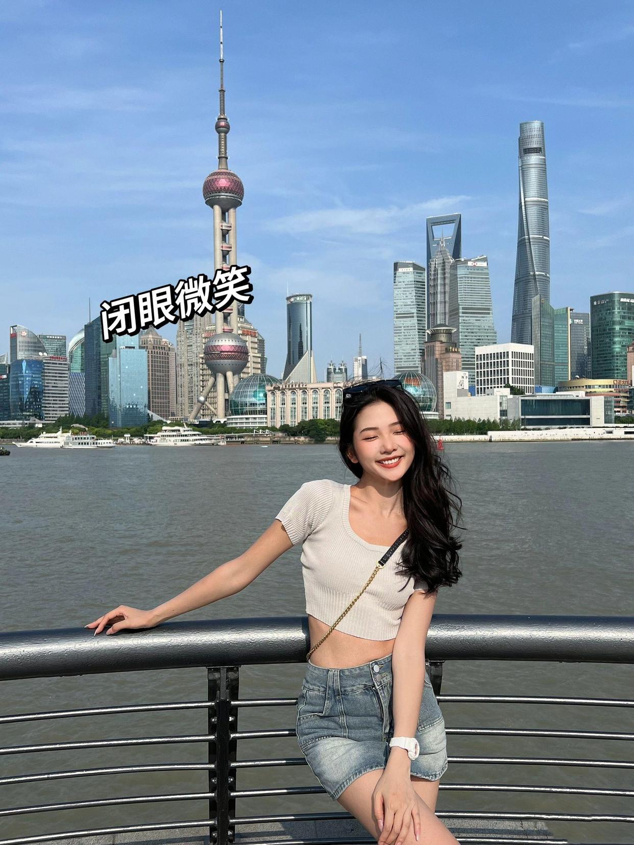 不用刻意凹造型,这些自然好看的拍照姿势,总有一个适合你