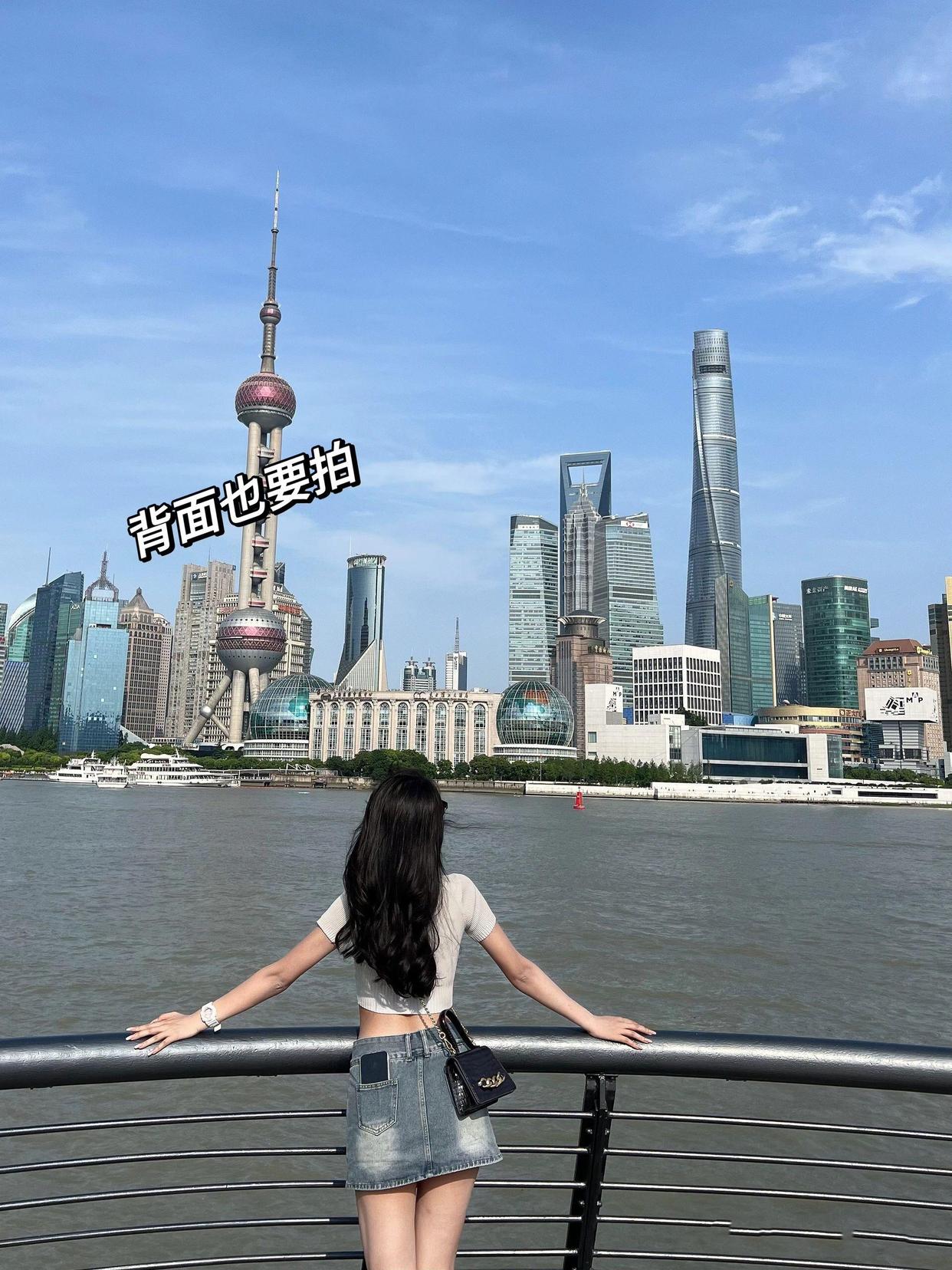 不用刻意凹造型,这些自然好看的拍照姿势,总有一个适合你