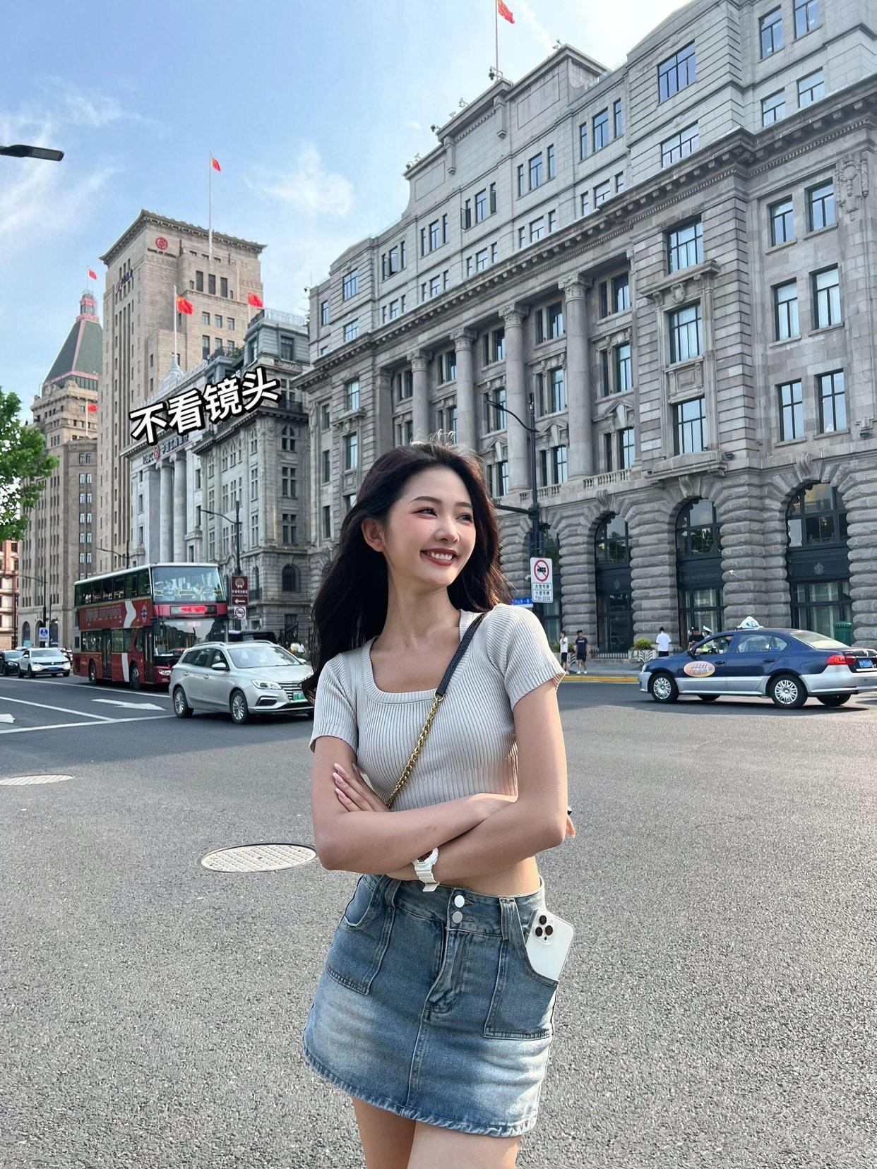 不用刻意凹造型,这些自然好看的拍照姿势,总有一个适合你