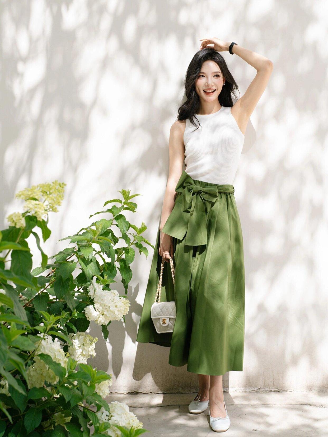 拍照呆板又尴尬?9个姿势学一学,简单就能拍得很漂亮