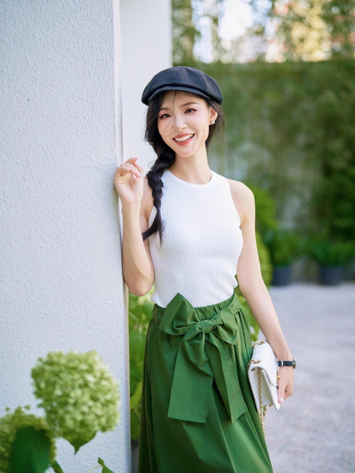 拍照呆板又尴尬?9个姿势学一学,简单就能拍得很漂亮