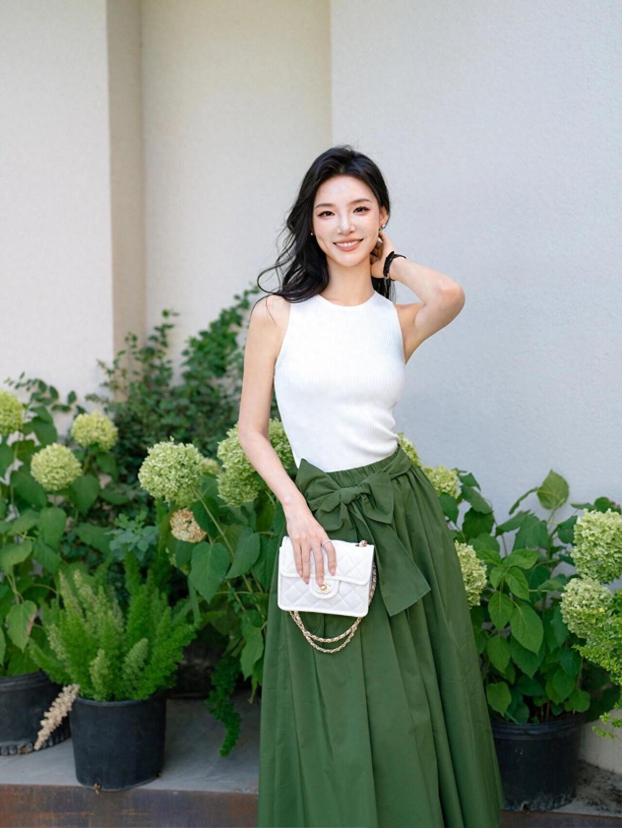 拍照呆板又尴尬?9个姿势学一学,简单就能拍得很漂亮