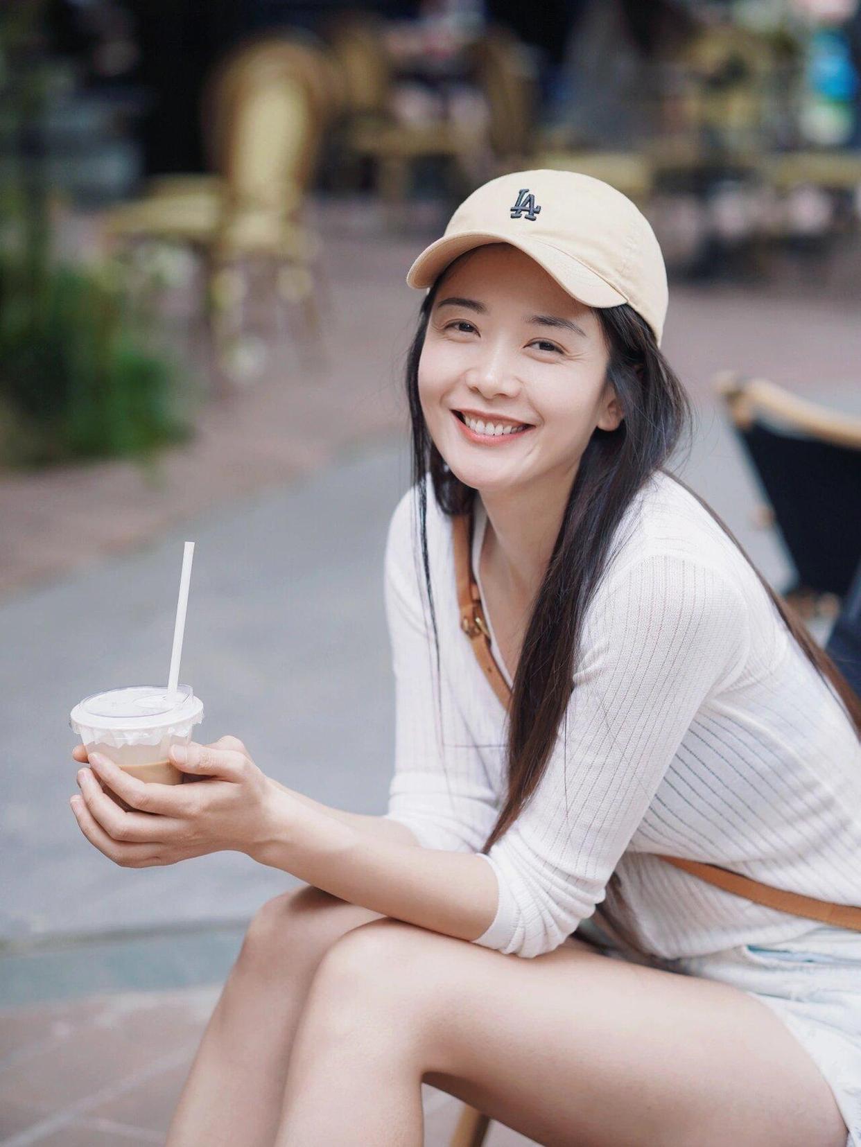 怎么拍照好看,一些简单出片的拍照姿势,一次性整理好了