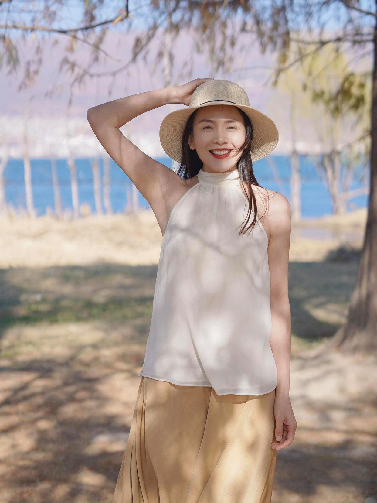 怎么拍照好看,一些简单出片的拍照姿势,一次性整理好了