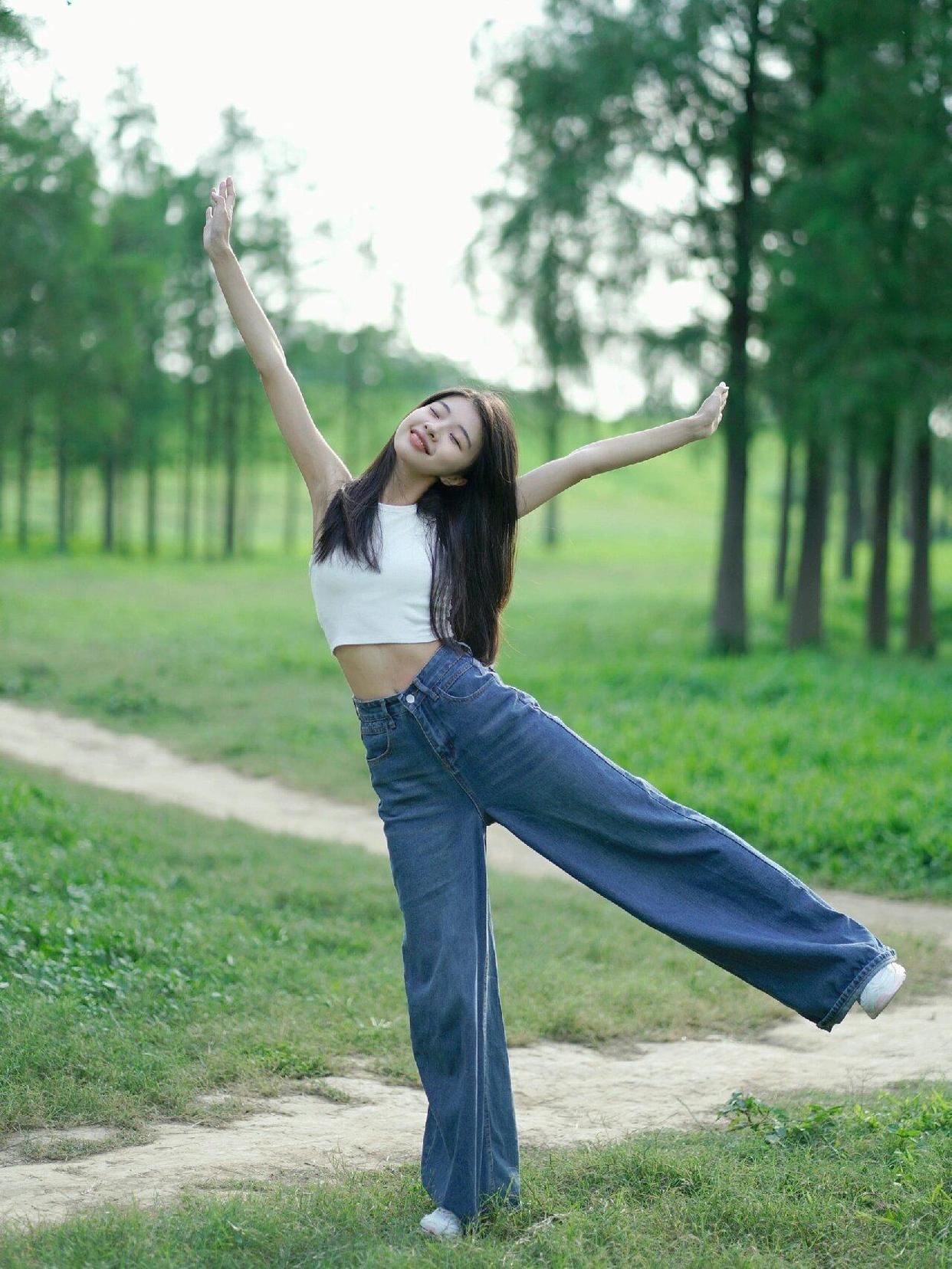 适合在外拍照的9个姿势,学起来,拍照很漂亮