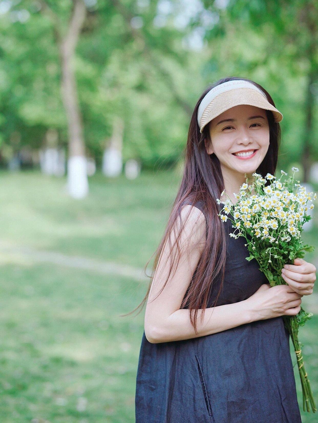 怎么拍照好看,一些简单出片的拍照姿势,一次性整理好了